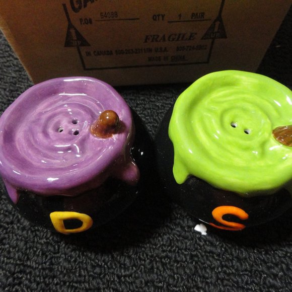 Halloween Witches Cauldron colorful Salt&Pepper shaker set, NEW~Witches … - Picture 2 of 6